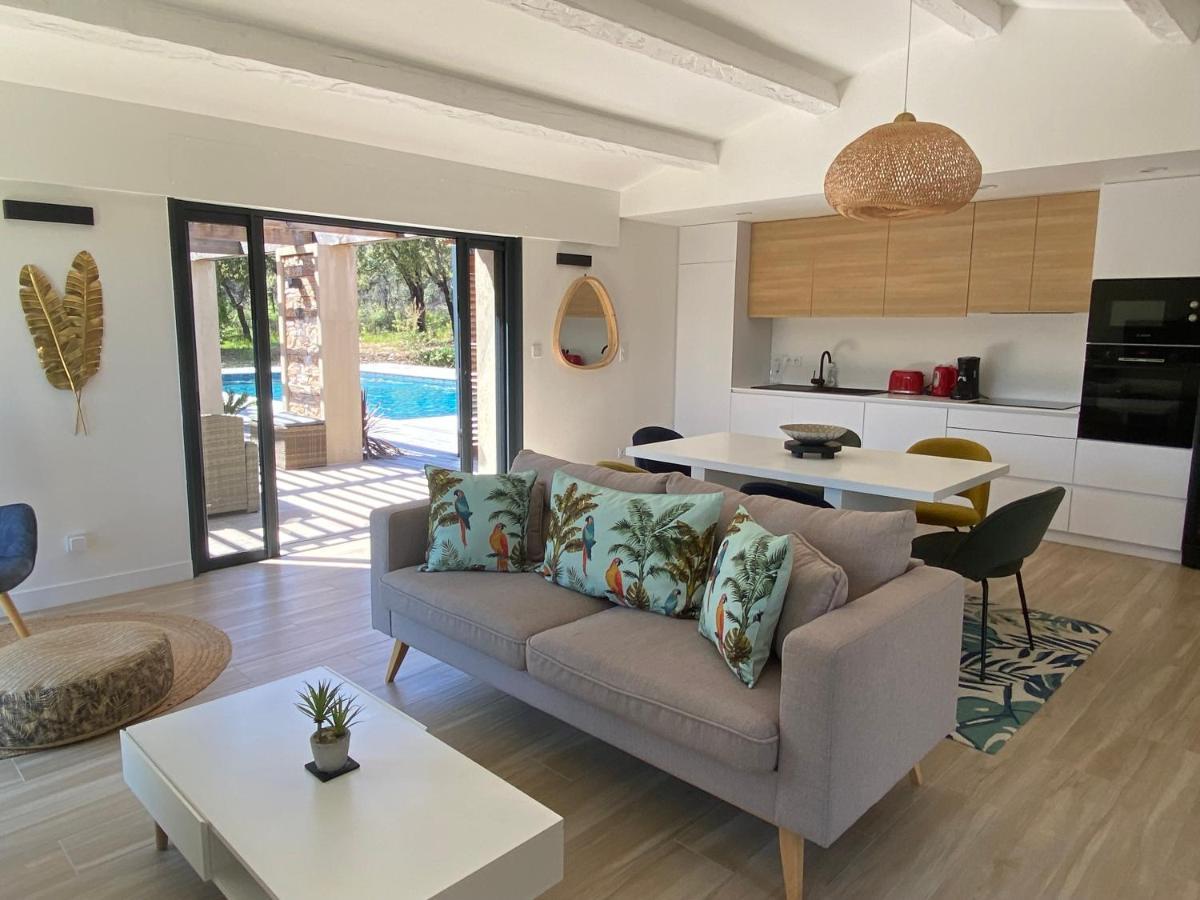Magnifique Villa Avec Piscine Au Coeur Des Vignes Cogolin Εξωτερικό φωτογραφία