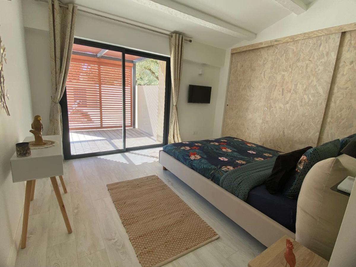 Magnifique Villa Avec Piscine Au Coeur Des Vignes Cogolin Εξωτερικό φωτογραφία